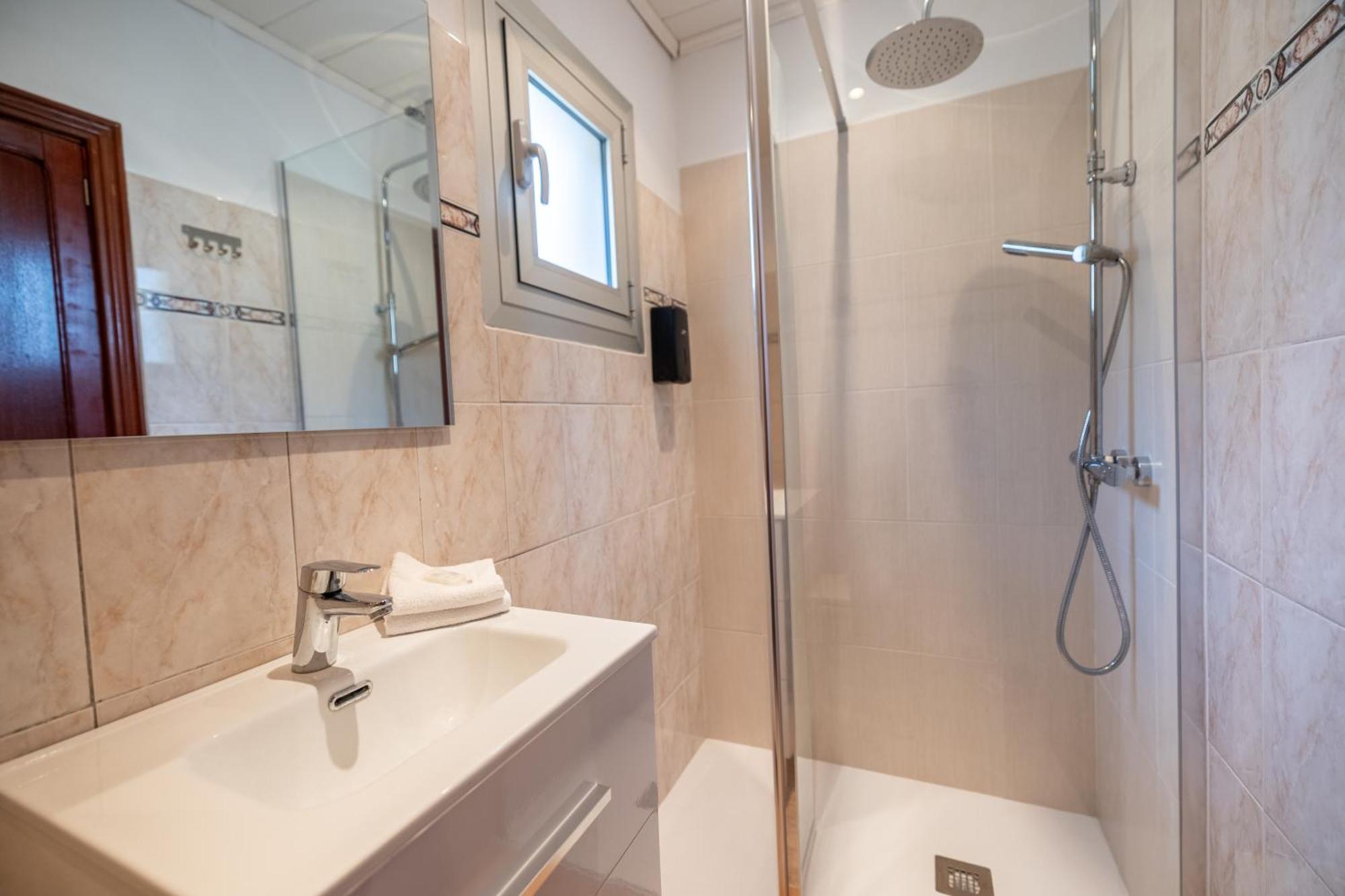 Hostal Doris - Adults Only Colonia de Sant Jordi Quarto foto