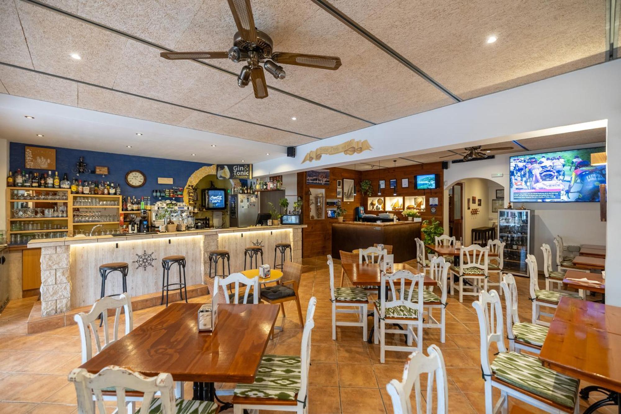 Hostal Doris - Adults Only Colonia de Sant Jordi Exterior foto